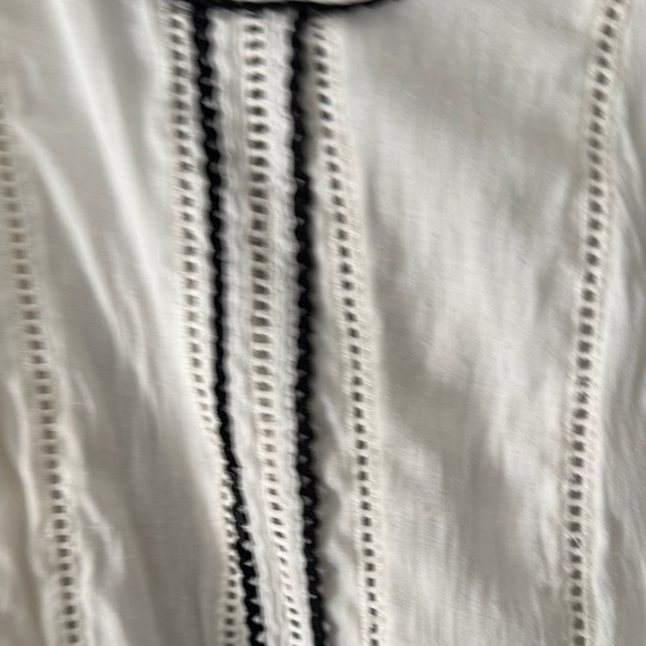 Max Studio White Sleeveless Top - Picture 3 of 4